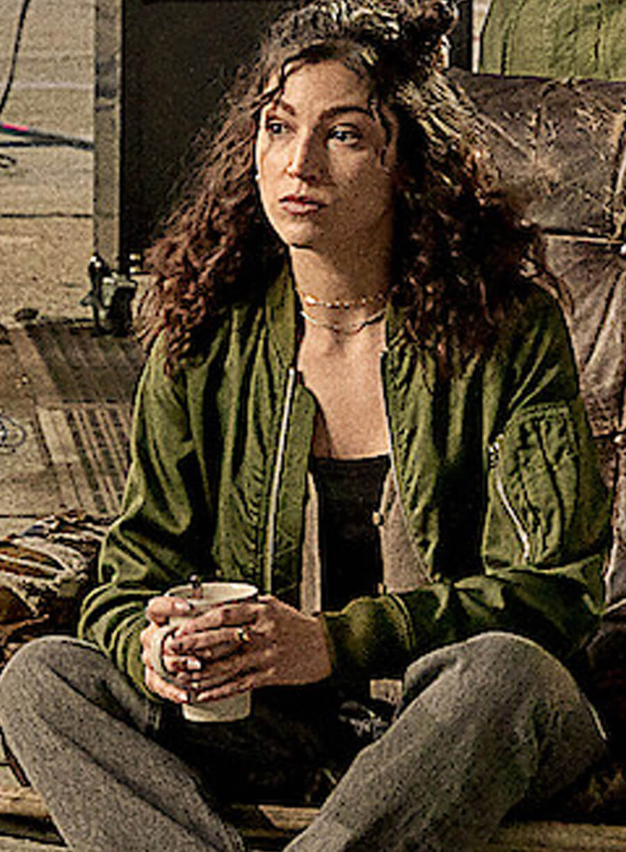 Úrsula Corberó Green Jacket