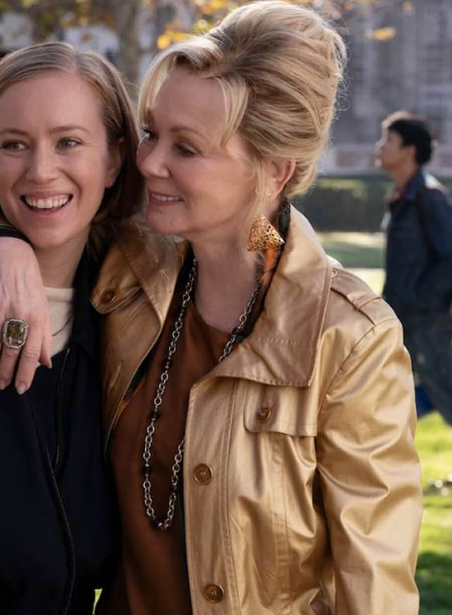 Deborah Vance Hacks S03 Golden Coat