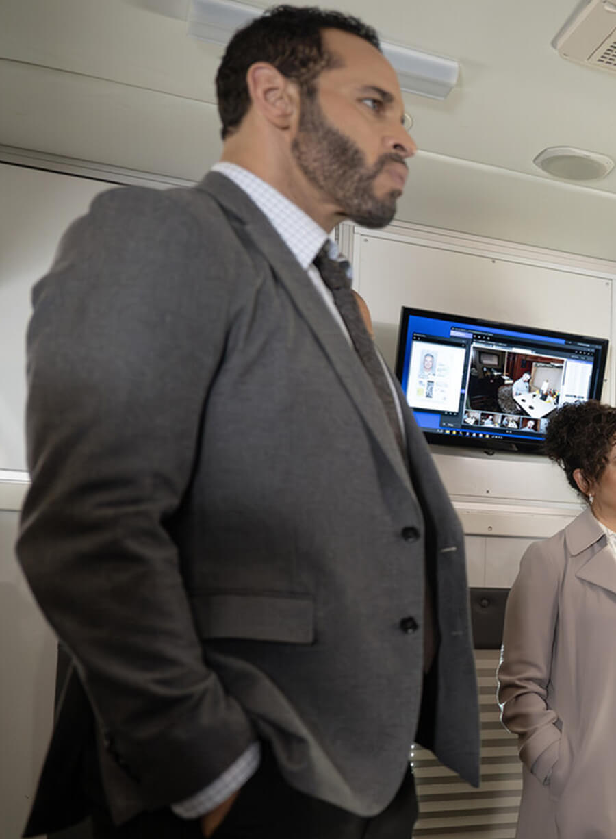 Detective Karadec High Potential S01 Grey Blazer
