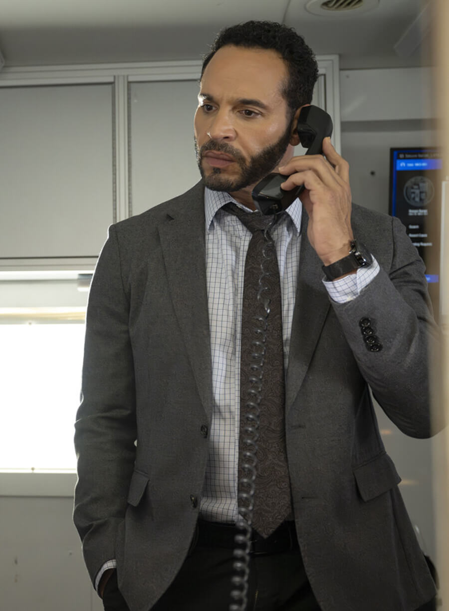 Detective Karadec High Potential S01 Grey Blazer
