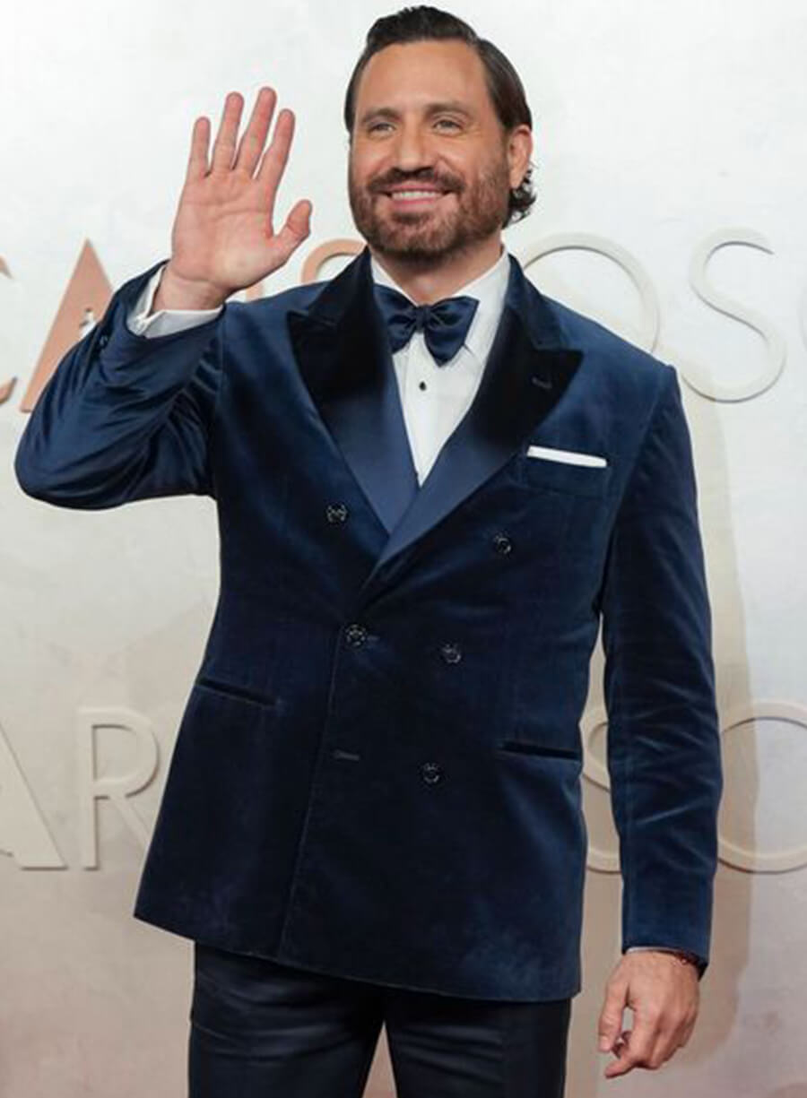 Edgar Ramirez Oscars Red Carpet Velvet Blazer
