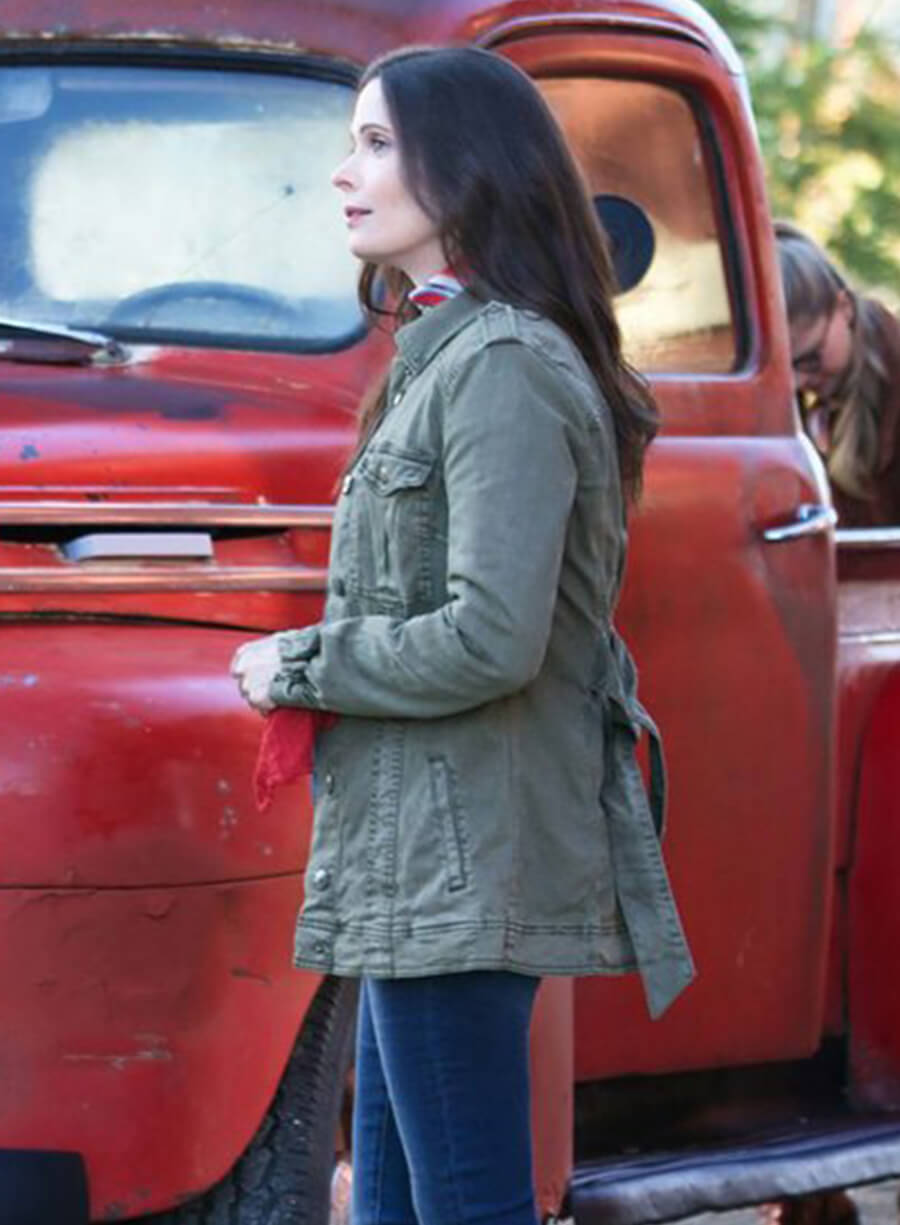 Elizabeth Tulloch Superman & Lois Green Jacket