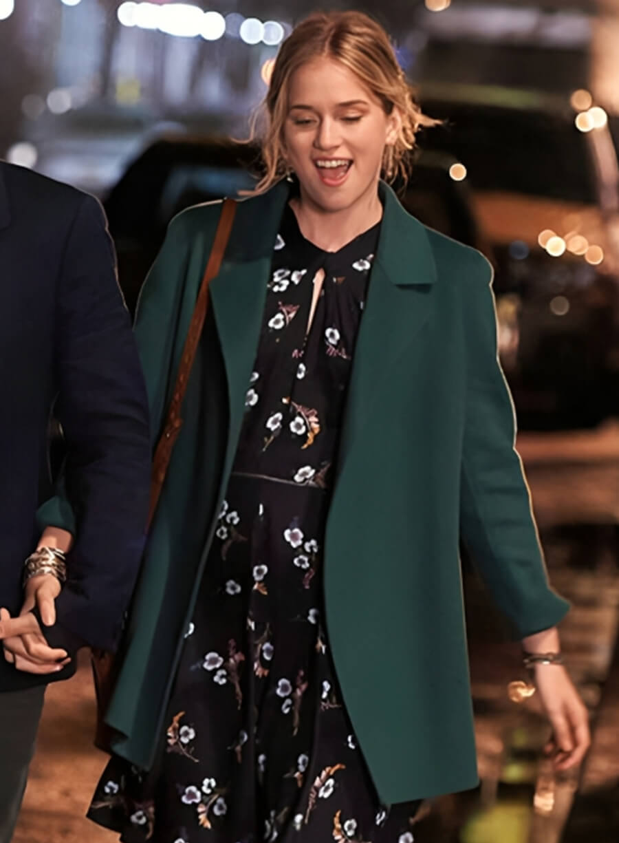 Guinevere Beck You S1 Elizabeth Lail Green Coat