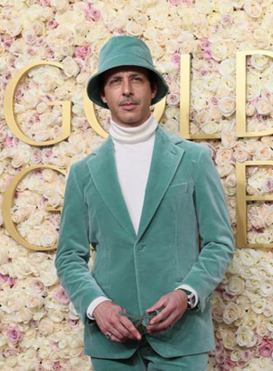 Jeremy Strong Golden Globes 2025 Green Velvet Suit