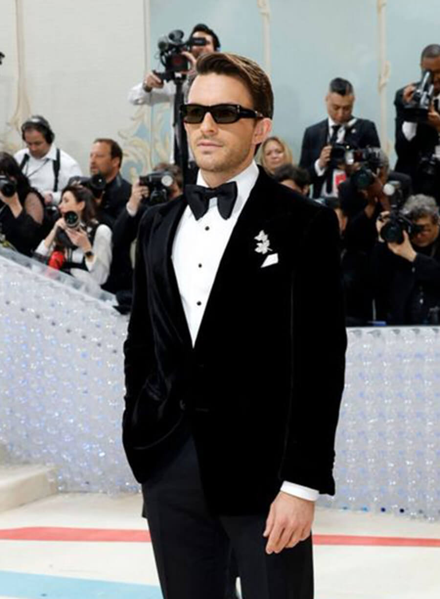 Jonathan Bailey Black Velvet Blazer