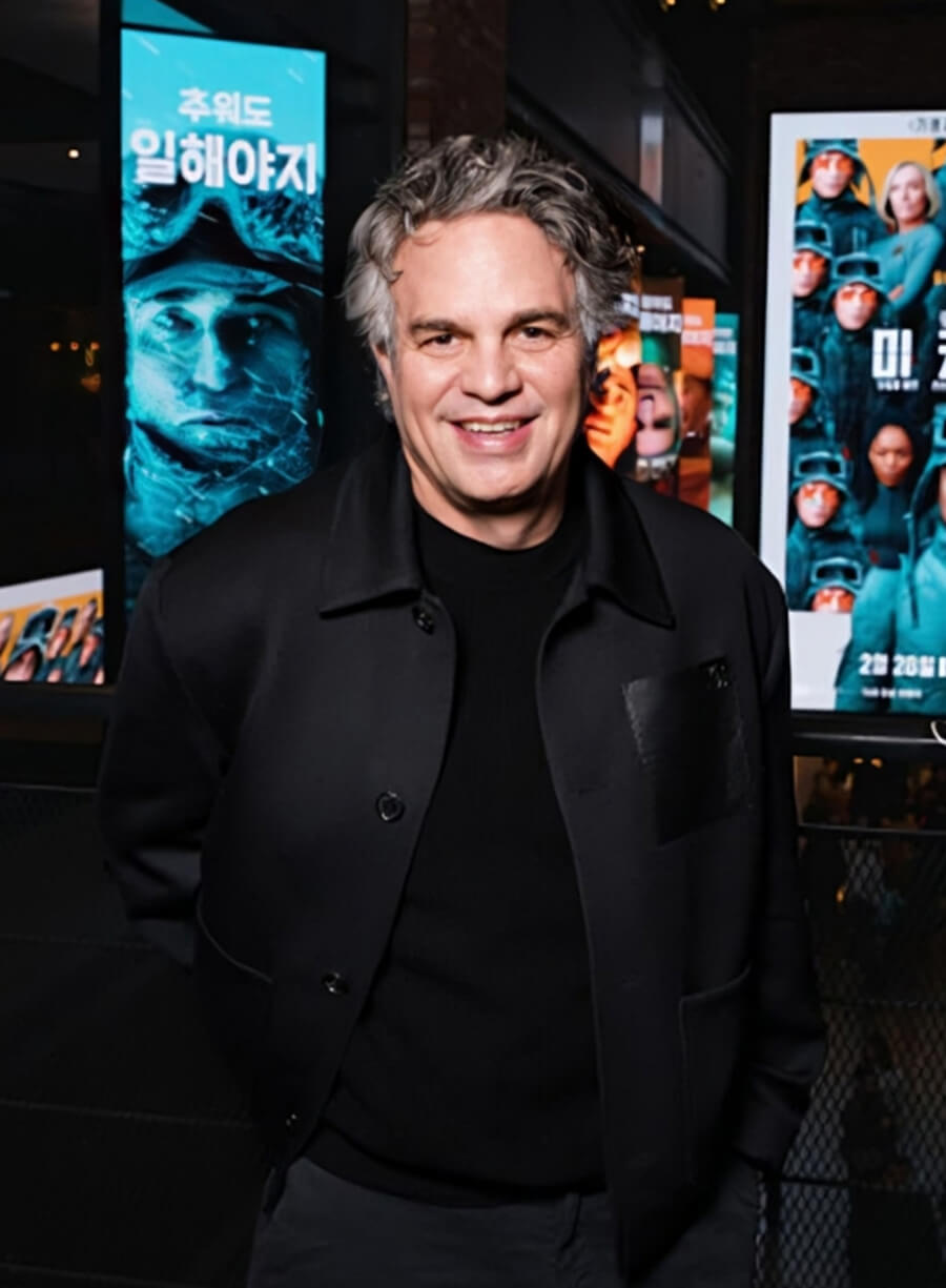 Mark Ruffalo Mickey 17 2025 Black Jacket