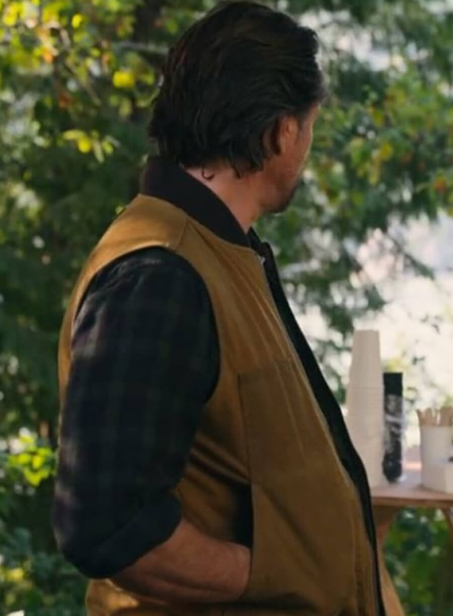 Martin Henderson Virgin River S05 Brown Vest
