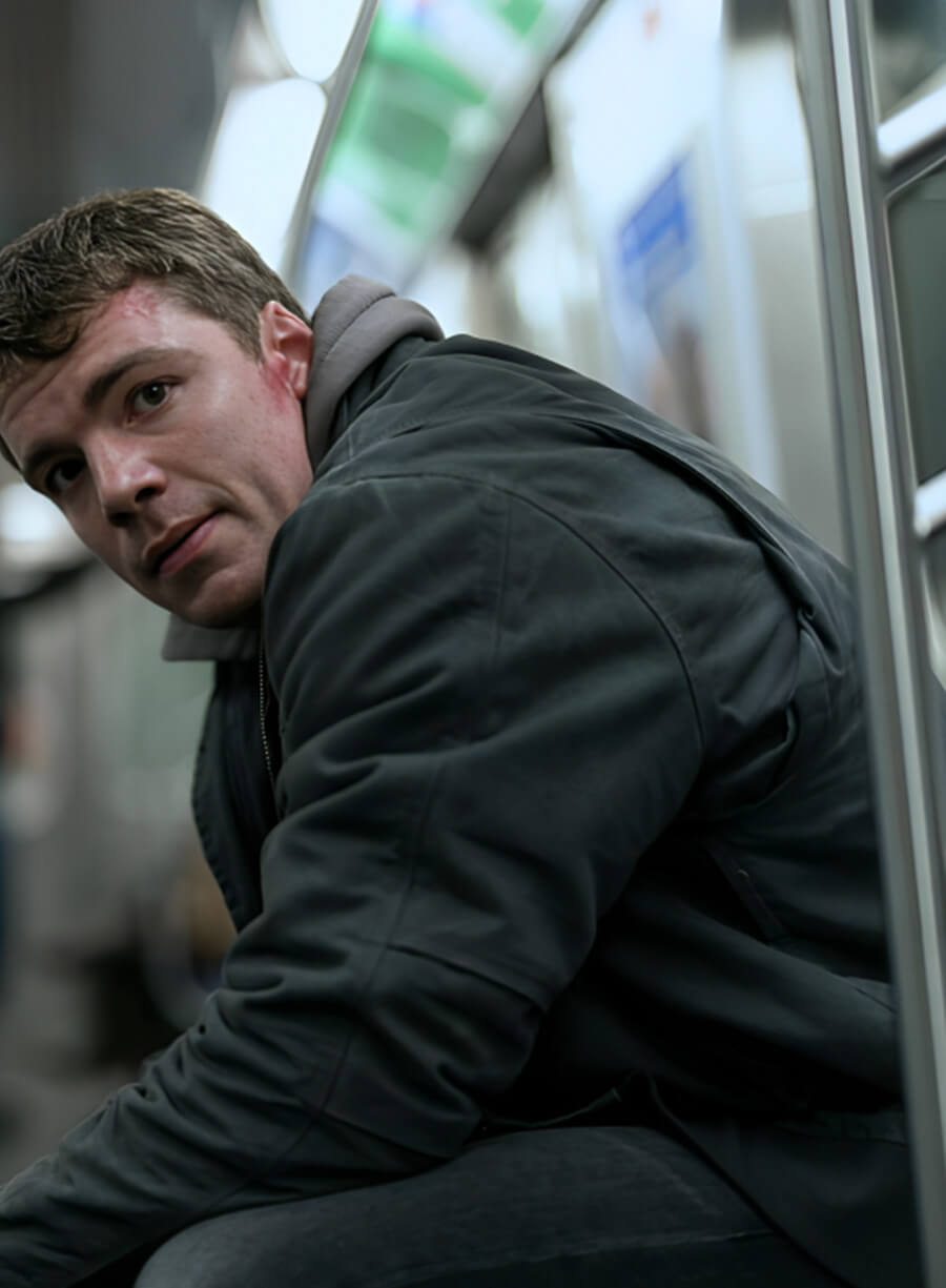 Peter Sutherland The Night Agent S02 Grey Jacket