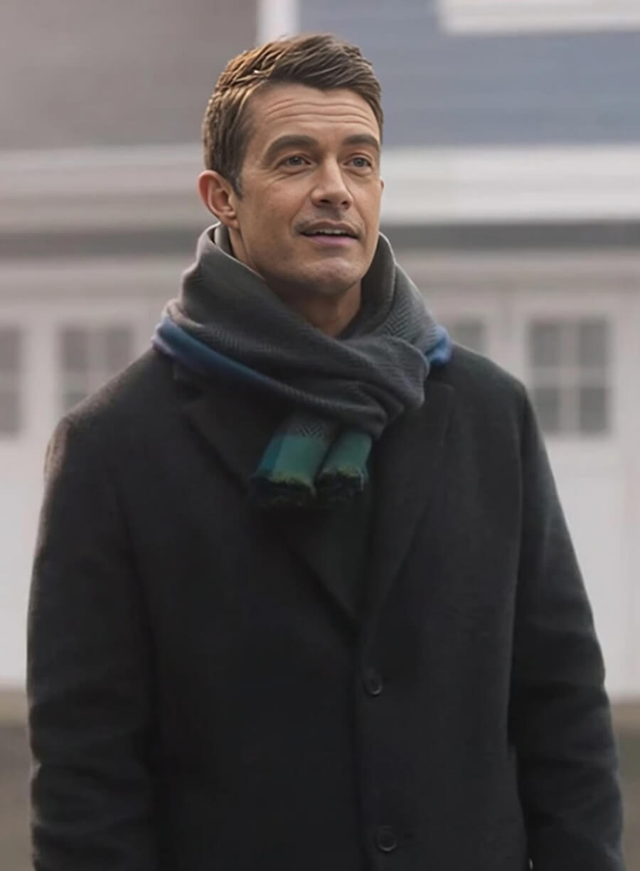 Robert Buckley Twas the Date Before Christmas Grey Coat