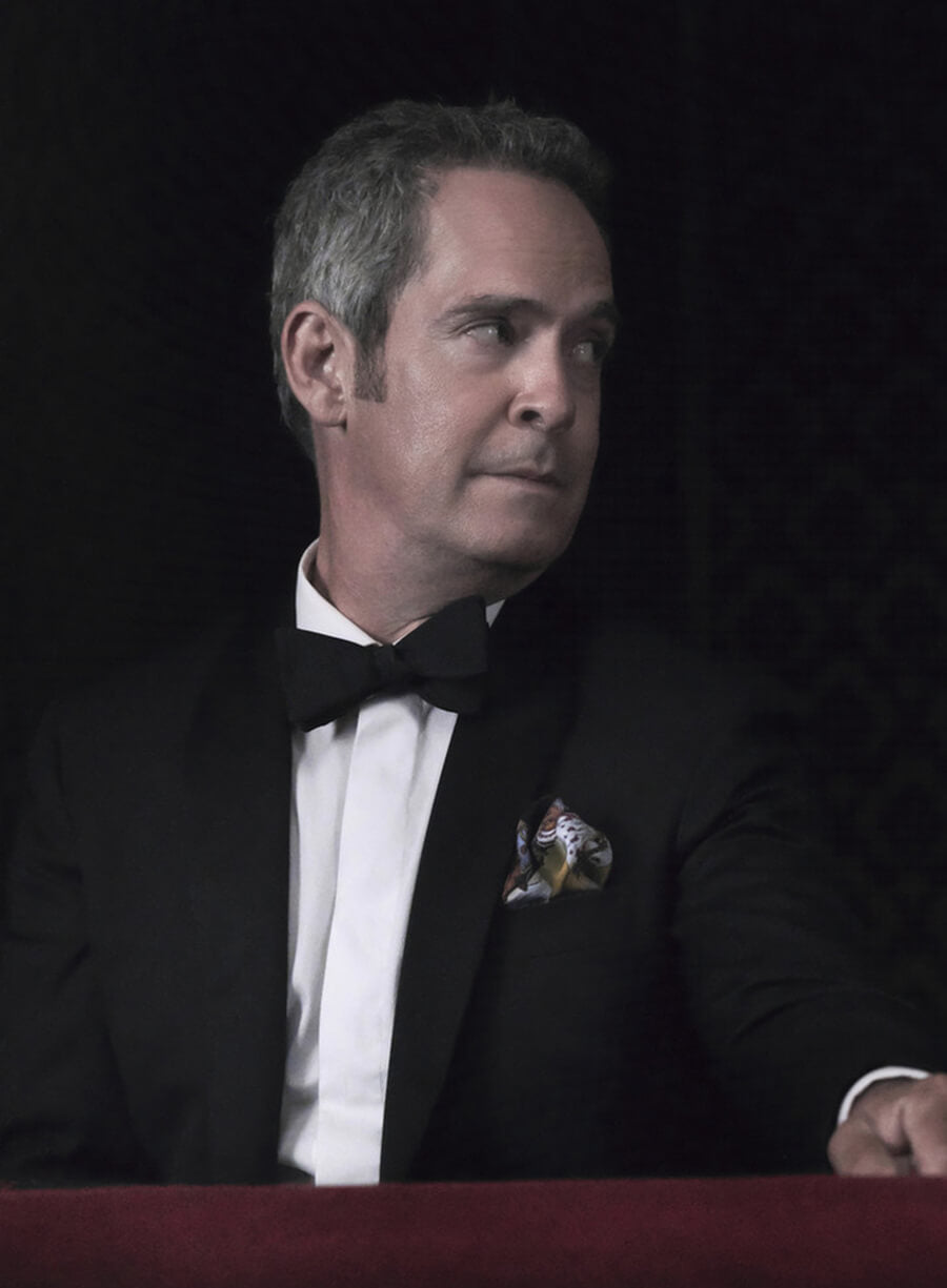 Tom Hollander The White Lotus Black Blazer