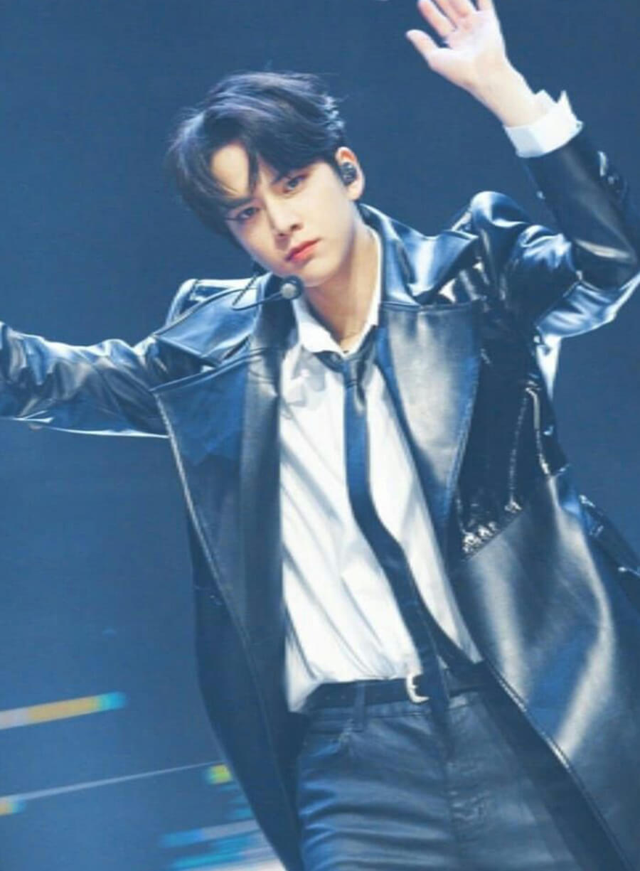 Younghoon The Boyz Black Leather Coat