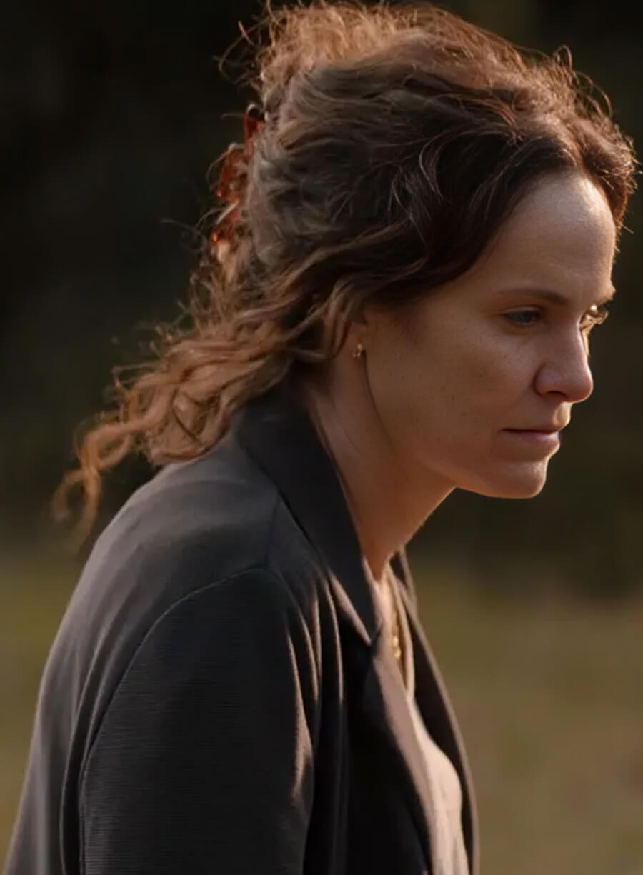 Zoe McDonald The Old Man Tv Black Coat