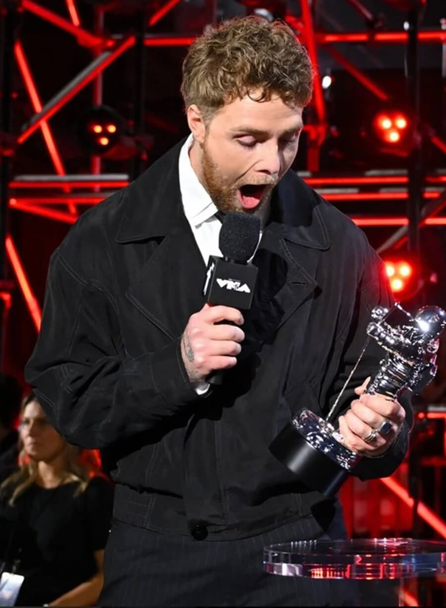 Alex Warren MTV VMAs Black Jacket