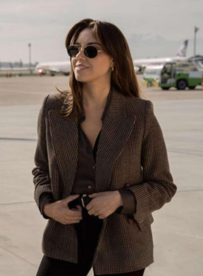 Aubrey Plaza Operation Fortune: Ruse de guerre Blazer