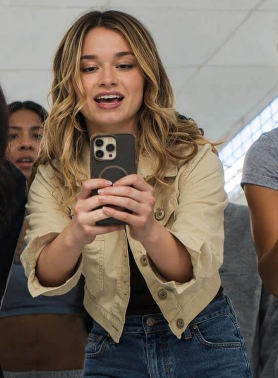 Carrie S01 Chris Hargensen Cropped Beige Jacket