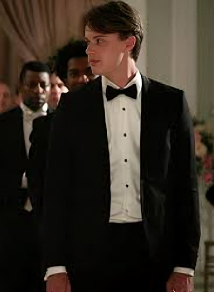 Conrad The Summer I Turned Pretty S02 Black Suit