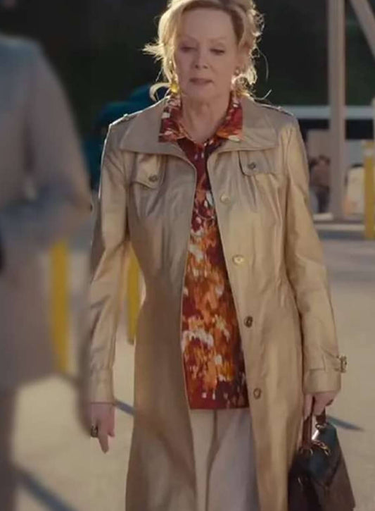 Deborah Vance Hacks S03 Golden Coat