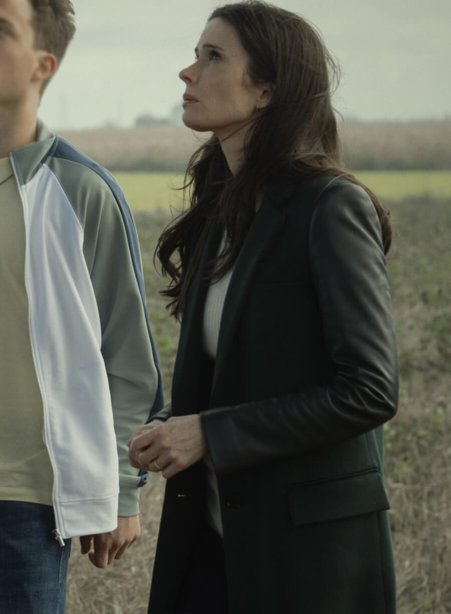 Elizabeth Tulloch Superman & Lois Black Wool Coat