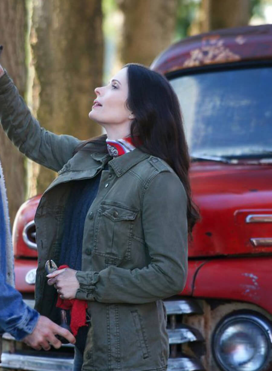 Elizabeth Tulloch Superman & Lois Green Jacket