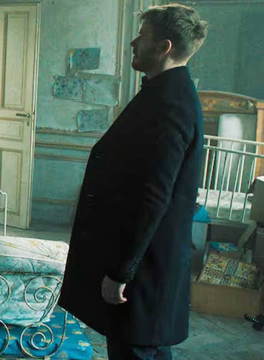 Jack Lowden Slow Horses S04 Black Coat