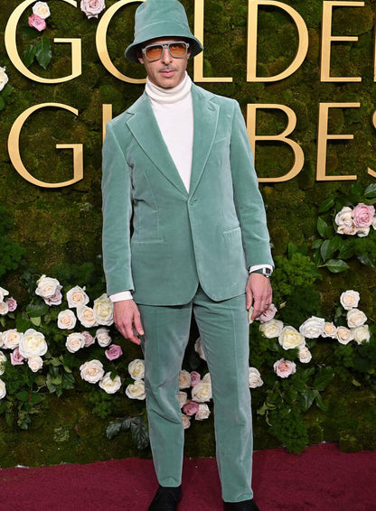 Jeremy Strong Golden Globes 2025 Green Velvet Suit