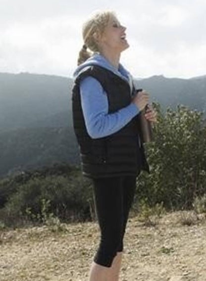 Julie Bowen Modern Family Black Vest