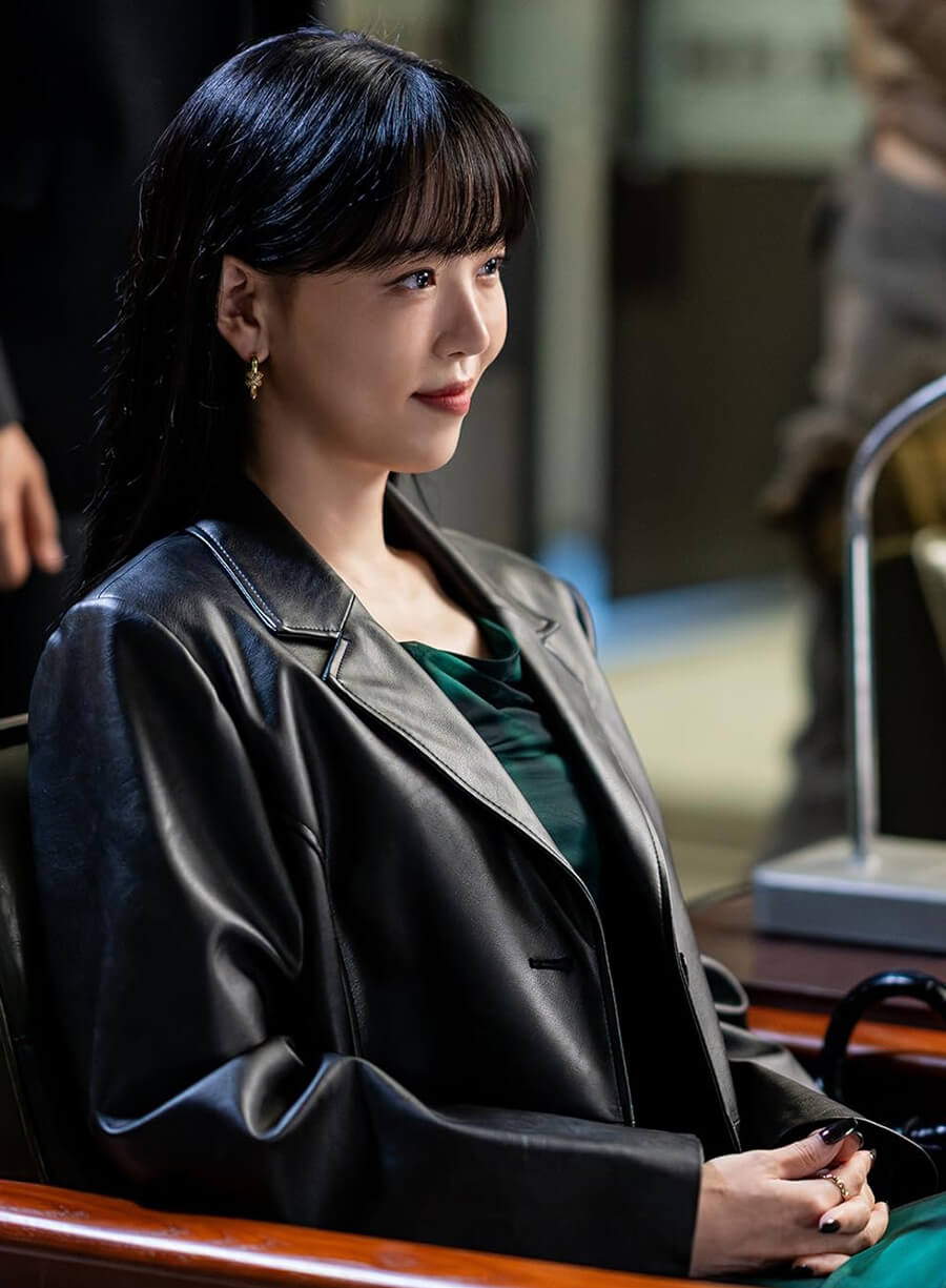 Kang Han-na Cashero 2025 Black Leather Coat